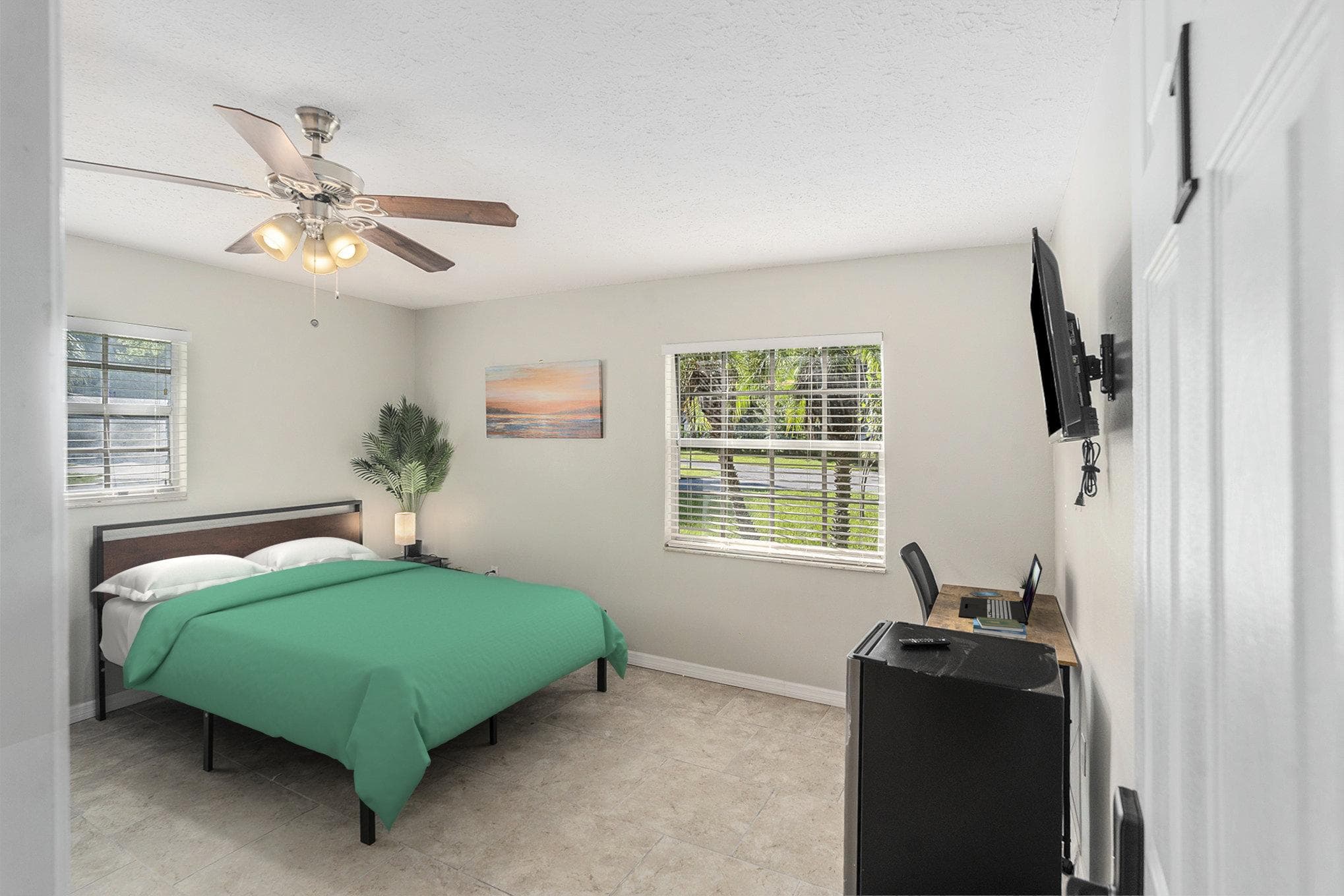 Upgraded Large Room, furnished room in New Port Richey
