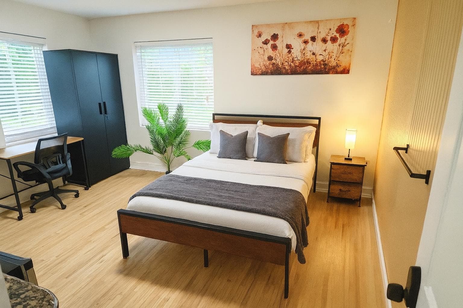 Large Suite (Private Entrance), Orlando