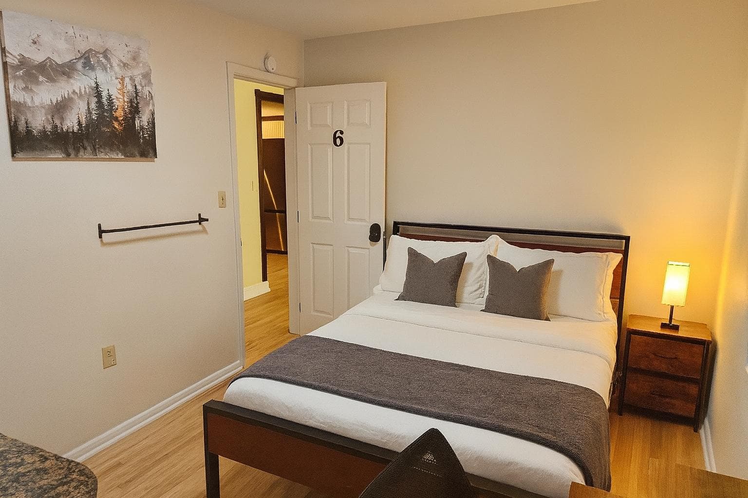 Upgraded Room, furnished room in Orlando