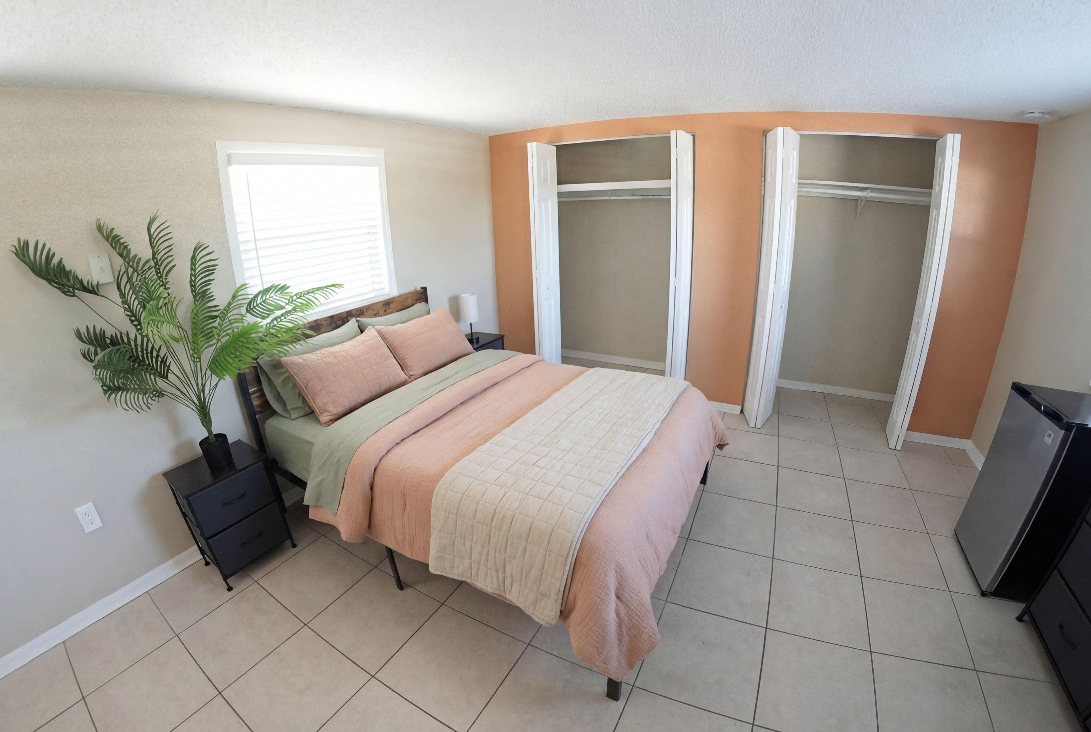 Master Upstairs Suite (Penguin), Tampa
