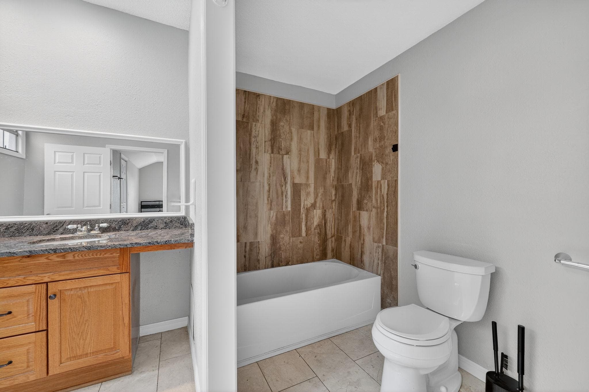 Private Bathroom Suite (Cat), Tampa