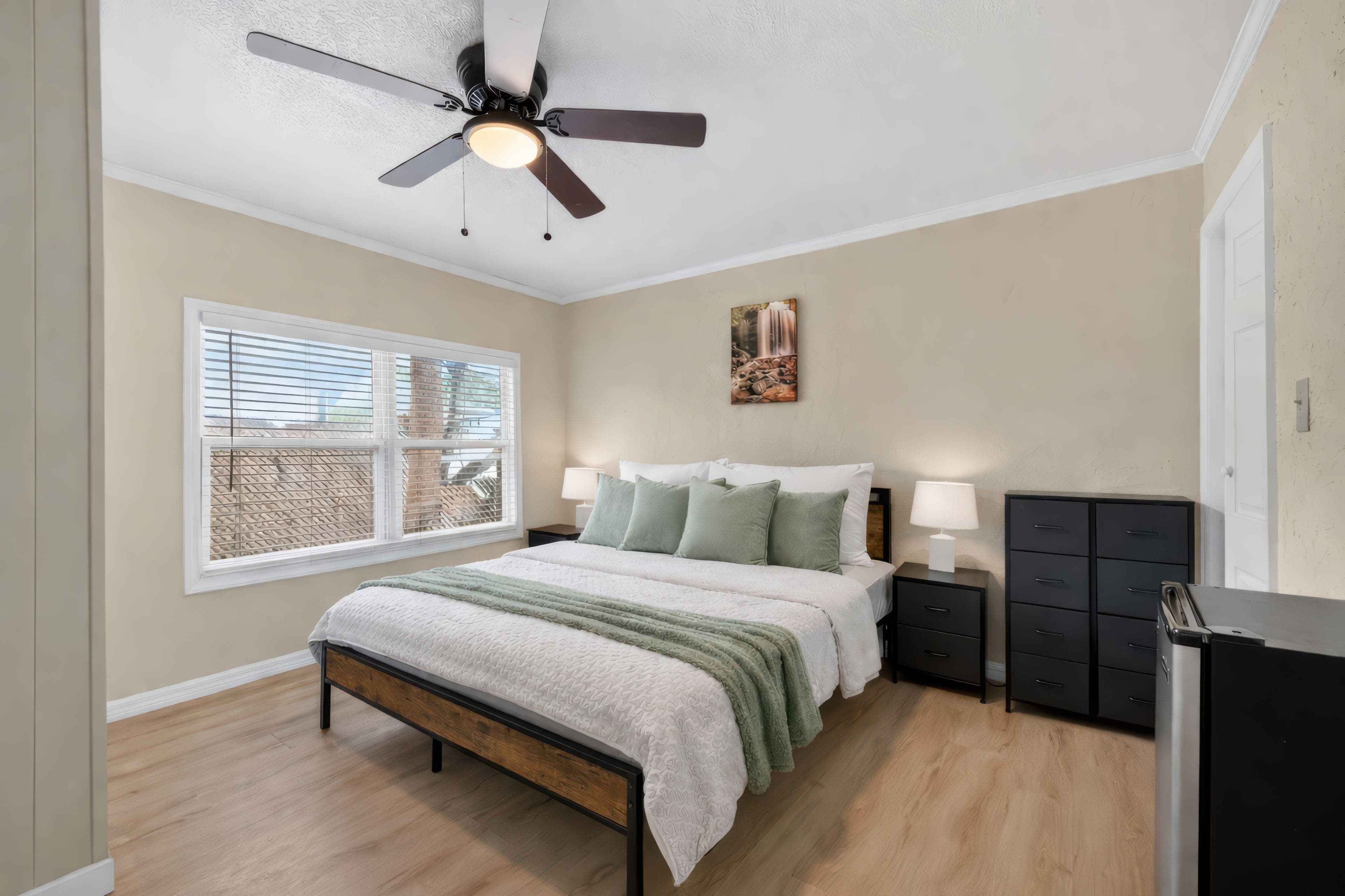 Private Entrance + Bath Suite (Fox), Tampa