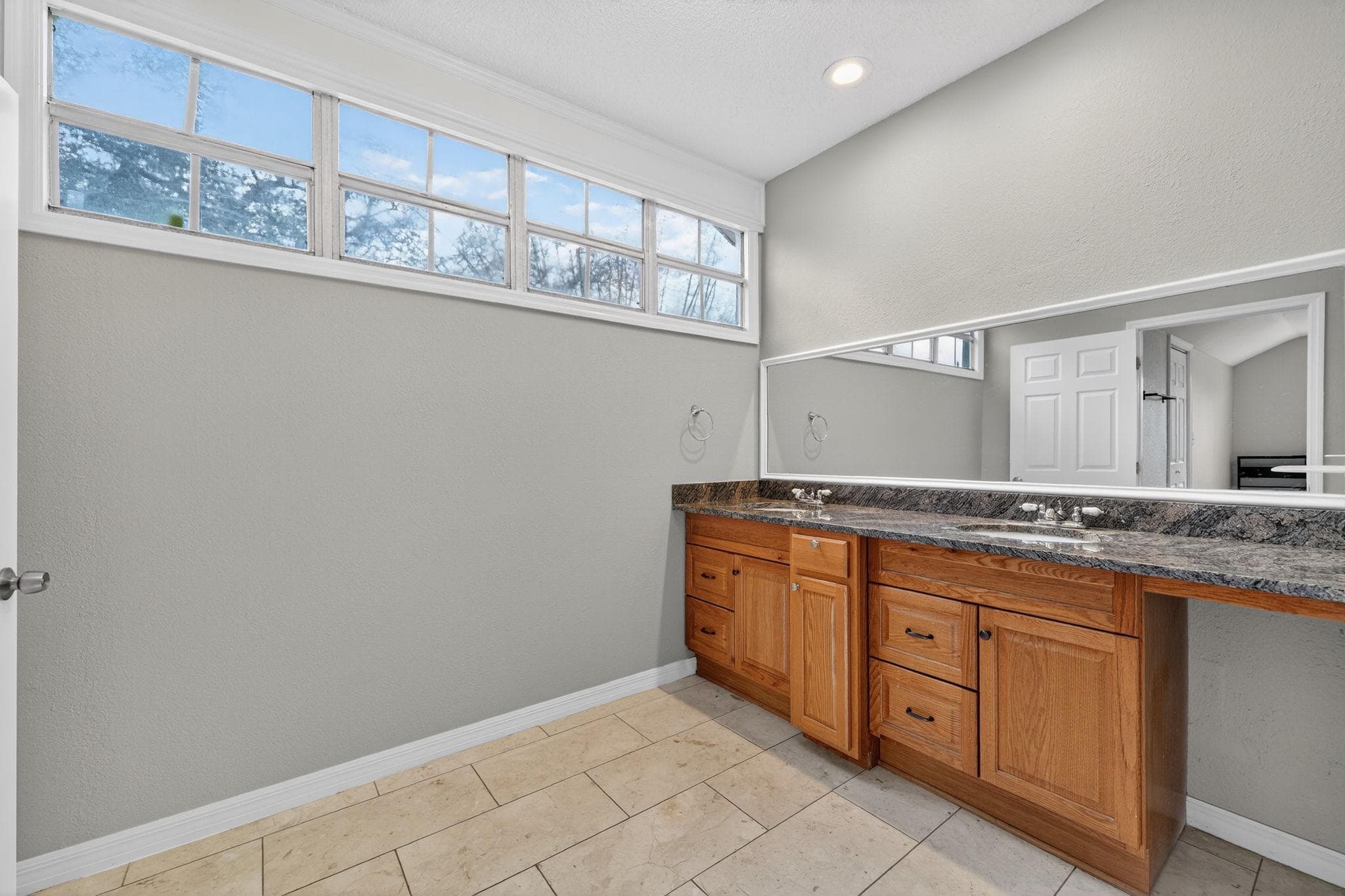 Private Bathroom Suite (Cat), Tampa