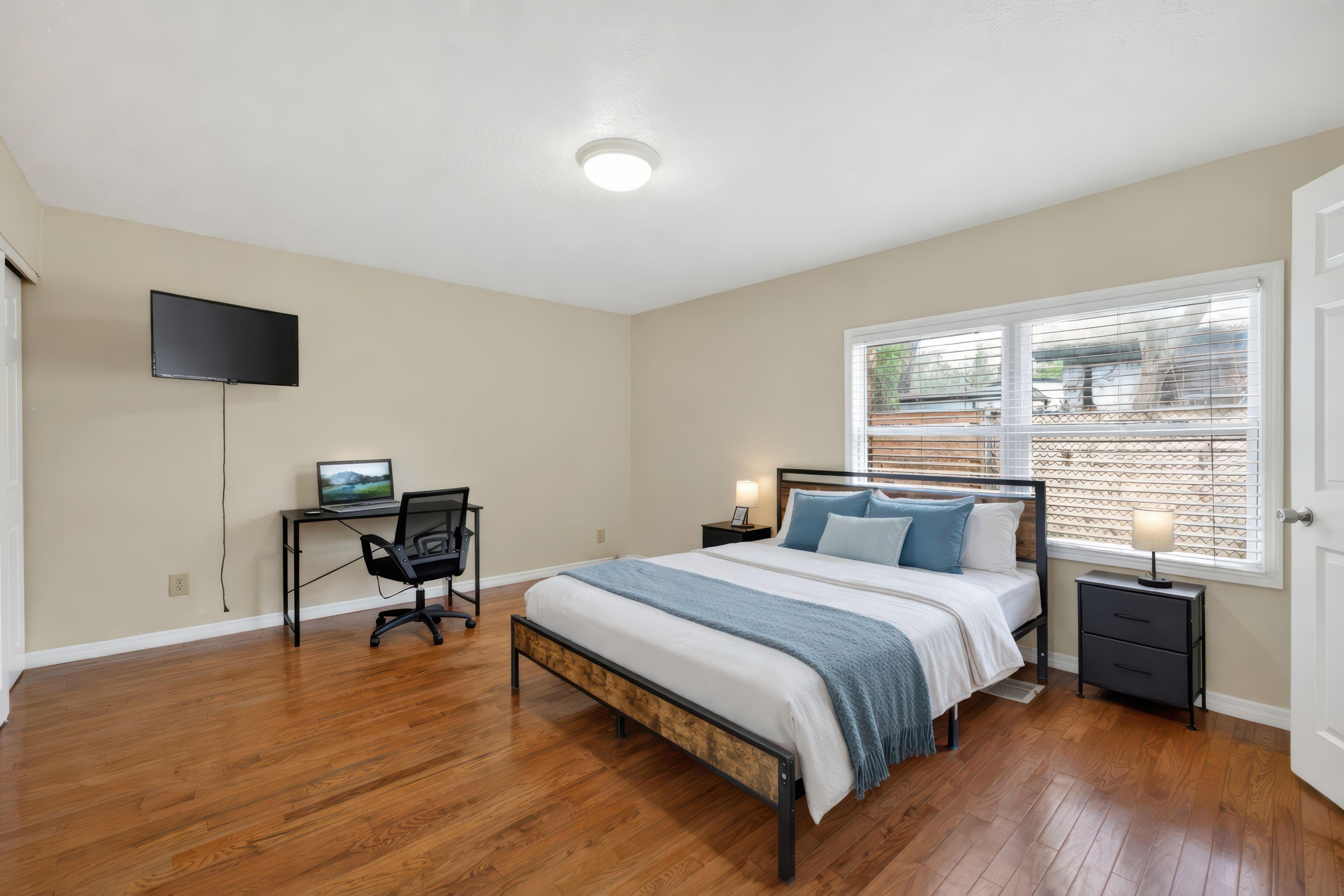 Master Private Studio (Rooster), Tampa