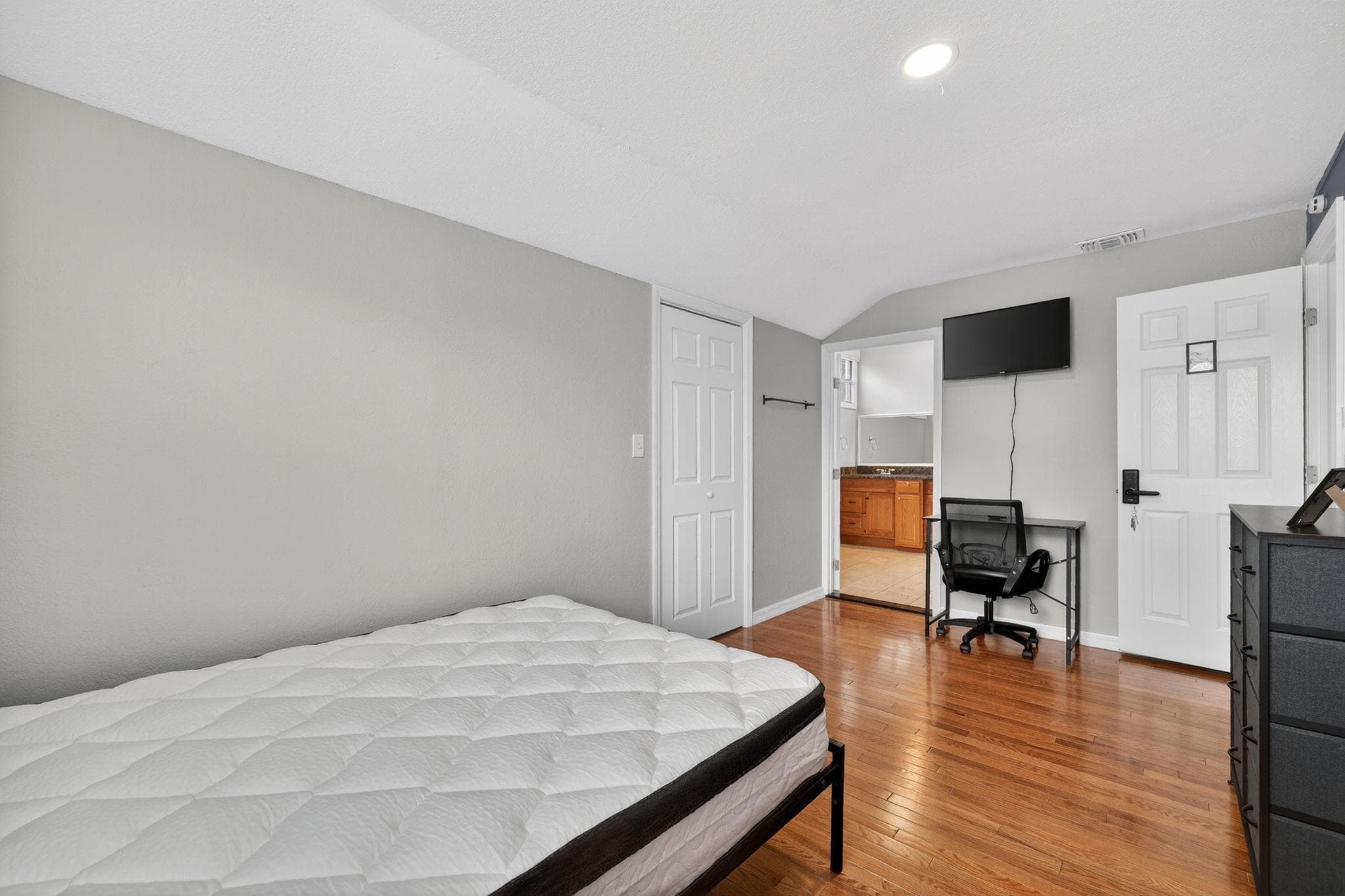 Private Bathroom Suite (Cat), Tampa