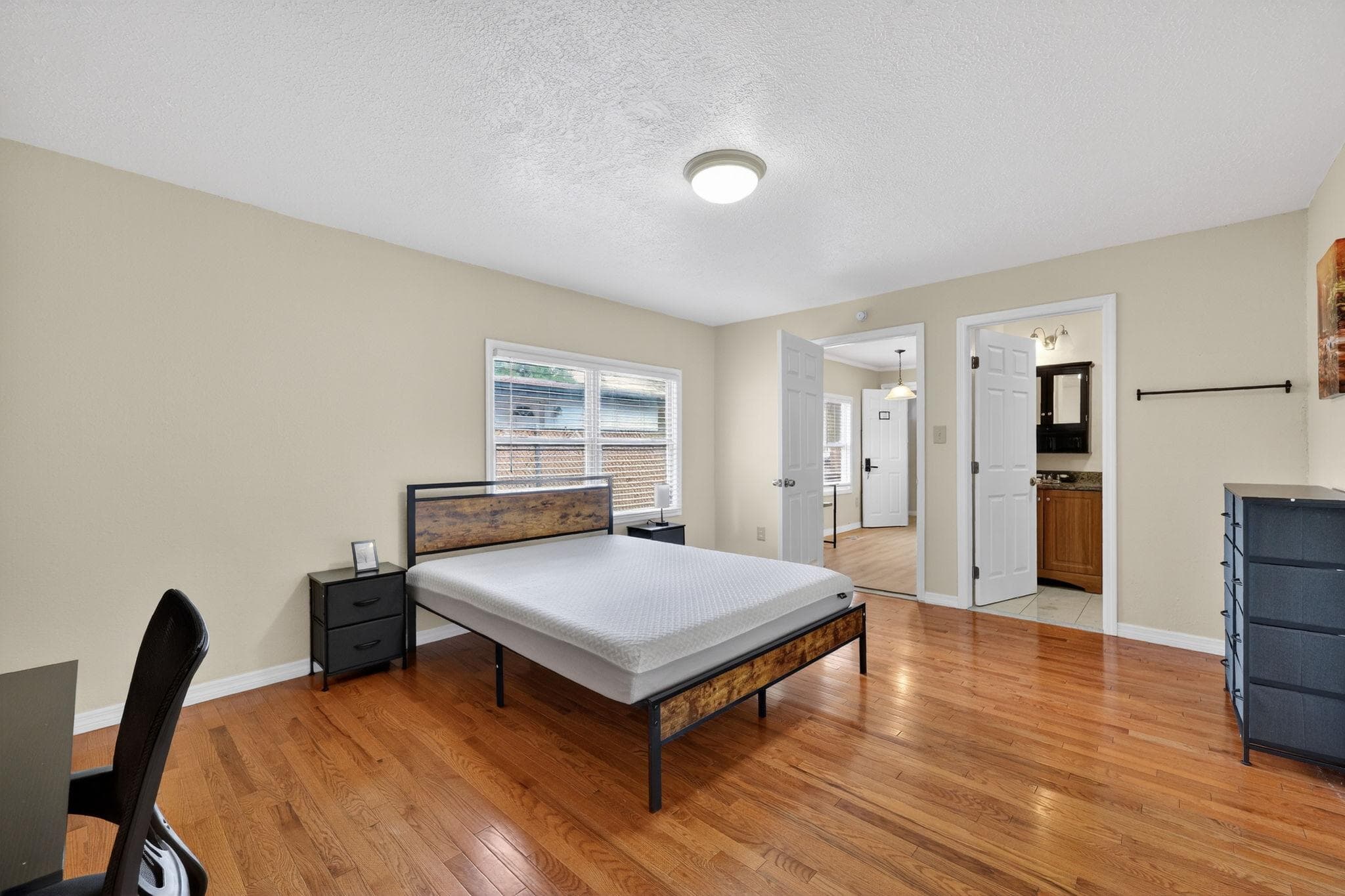 Master Private Studio (Rooster), Tampa