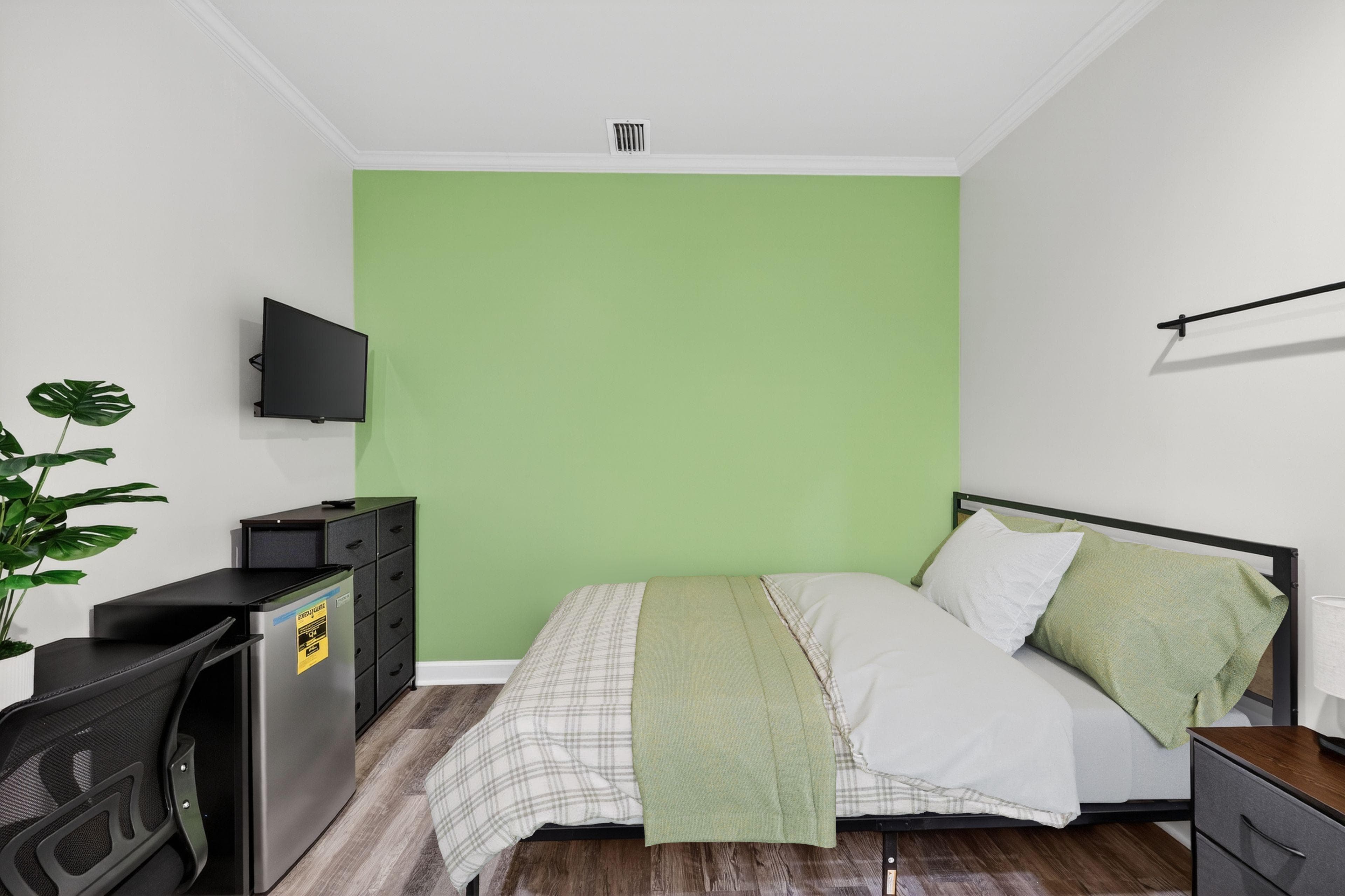 Private Suite (Squirrel), furnished room in St. Petersburg