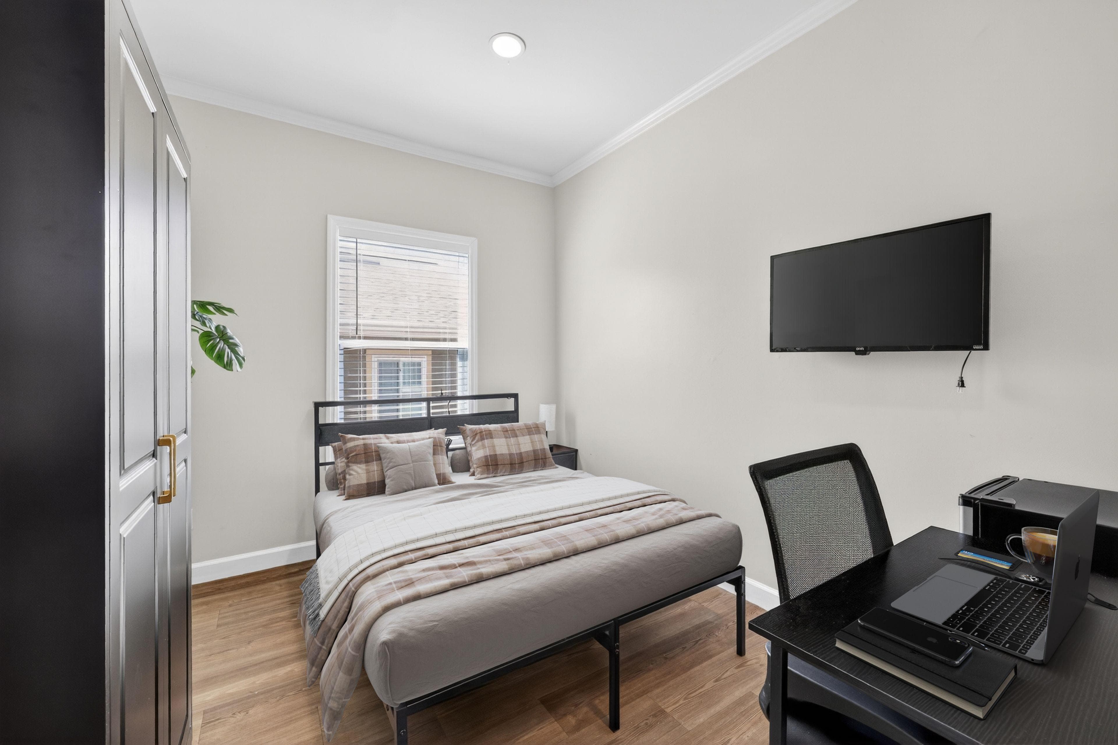 Standard Room (Butterfly), furnished room in St. Petersburg