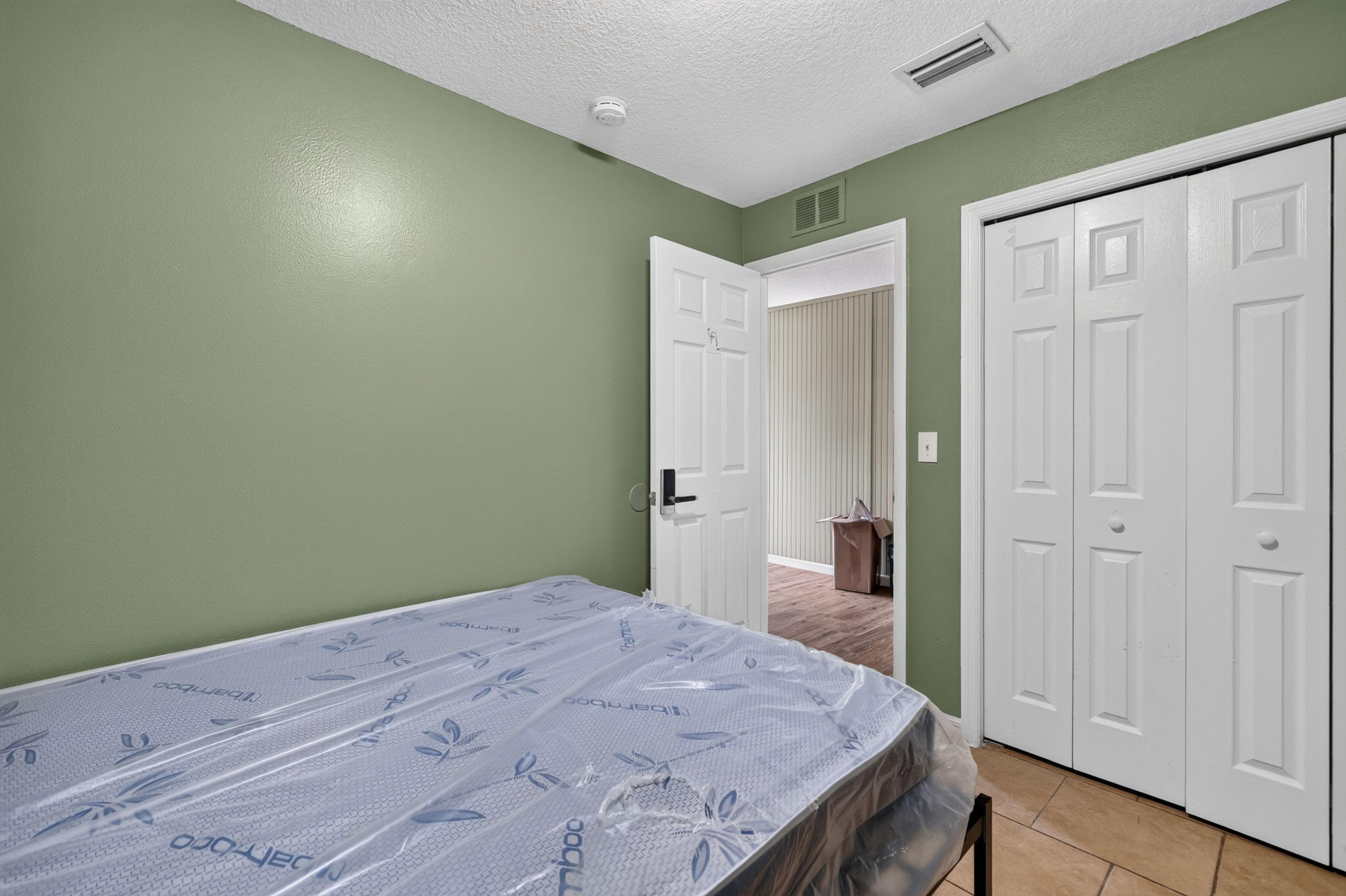 Standard Room Side B (Camel), Tampa