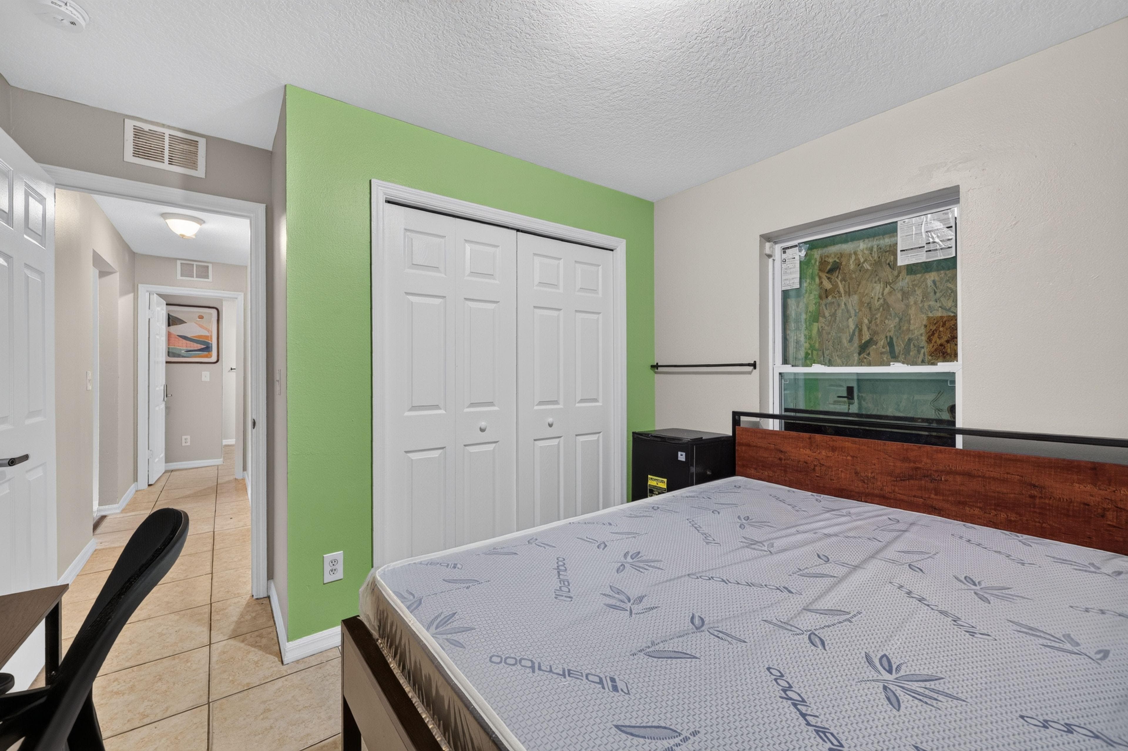Standard Room Side A (Cat), Tampa
