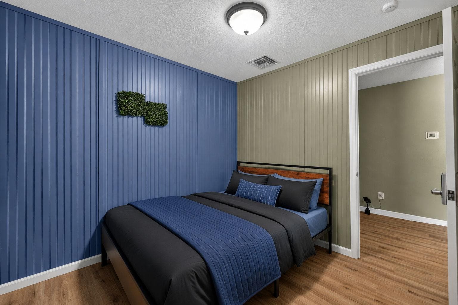 Standard Room Side B (Butterfly), Tampa