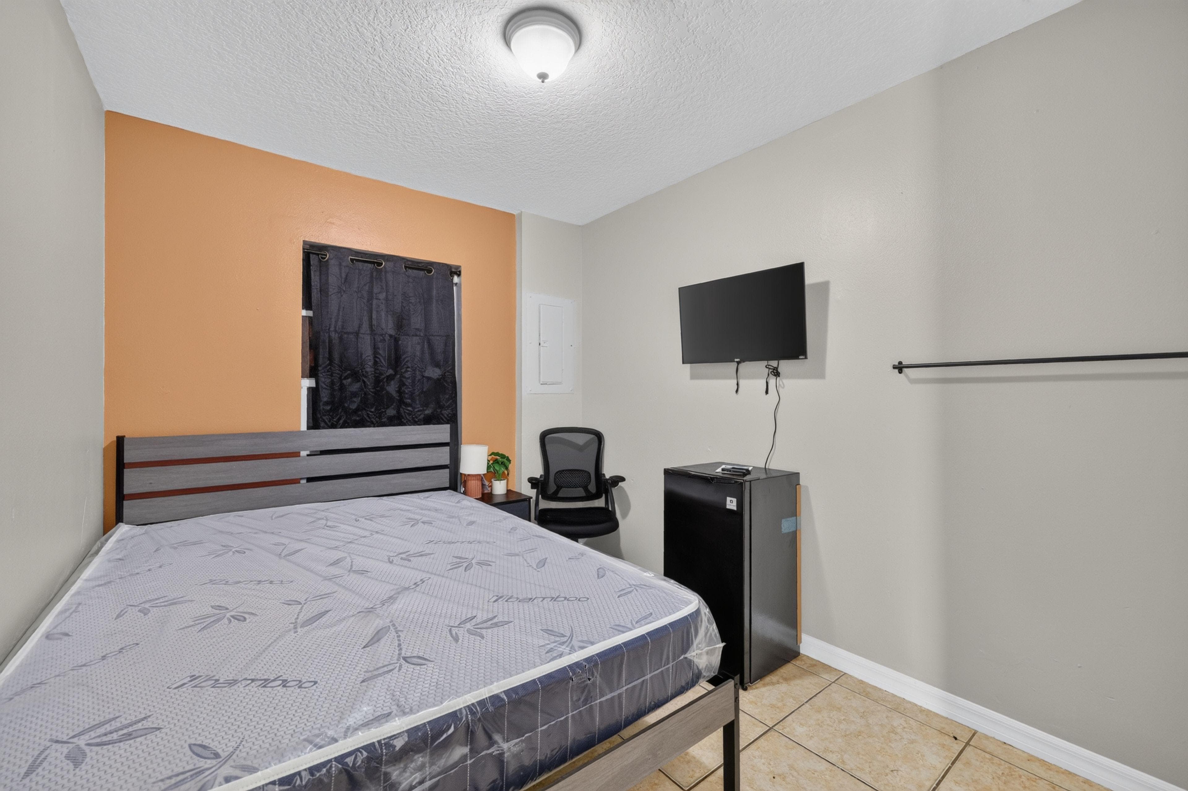 Standard Room Side A (Flamingo), Tampa